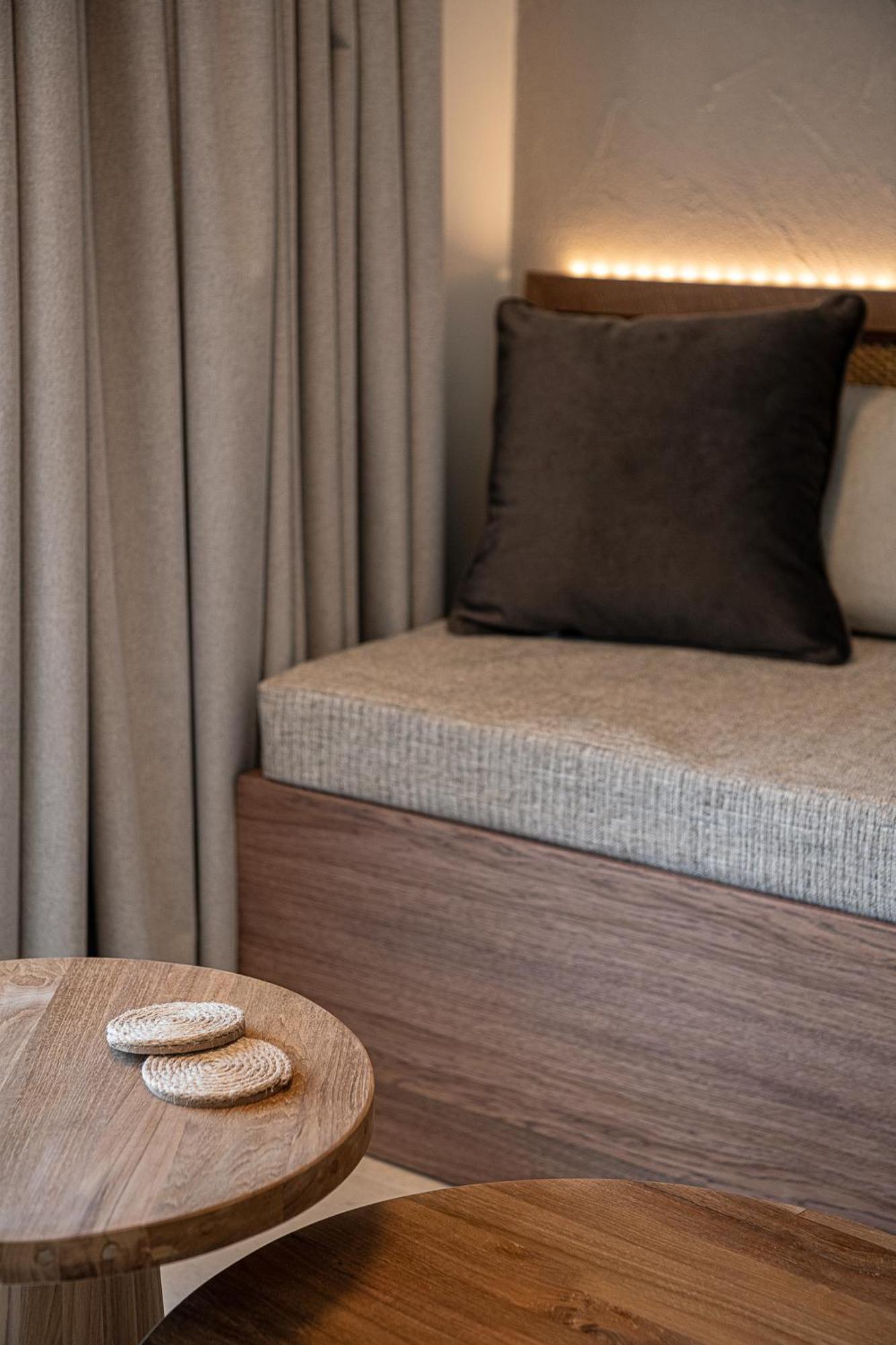 Nais Apartments & Studios Chania  Rum bild